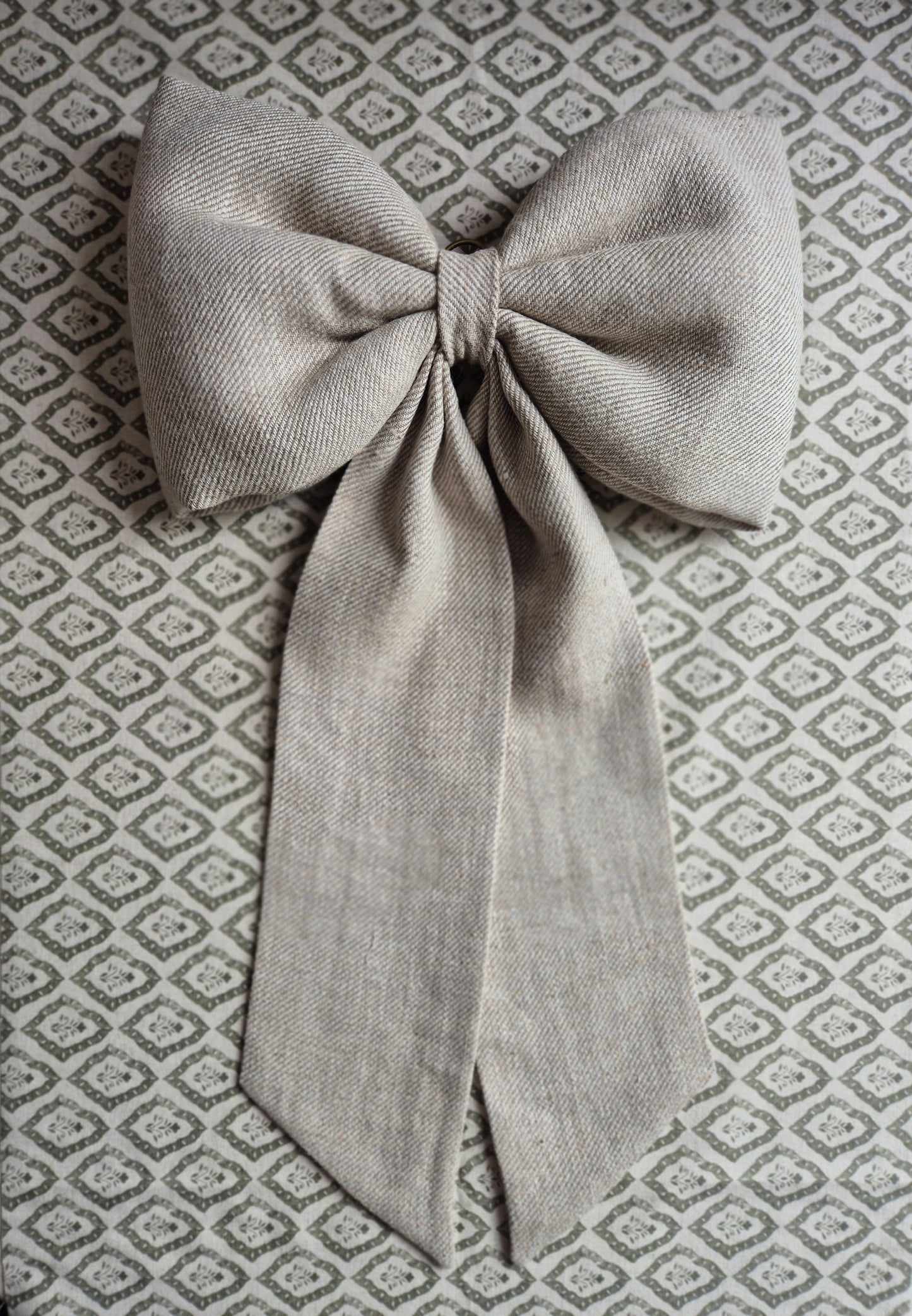 Oversized Linen Bow | Astrid Oatmeal - AVLEN