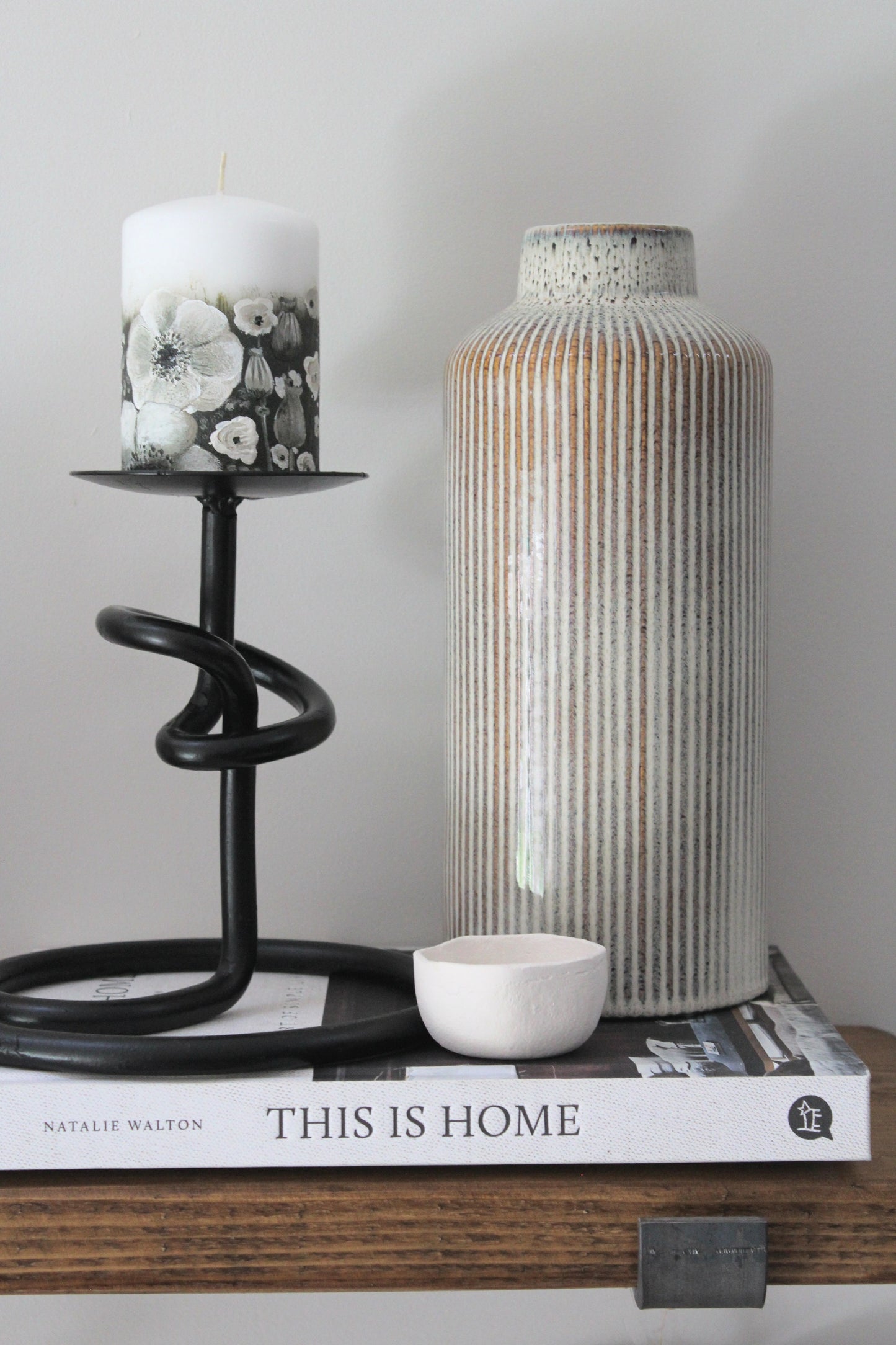 The Meadow | Hand painted candle - AVLEN
