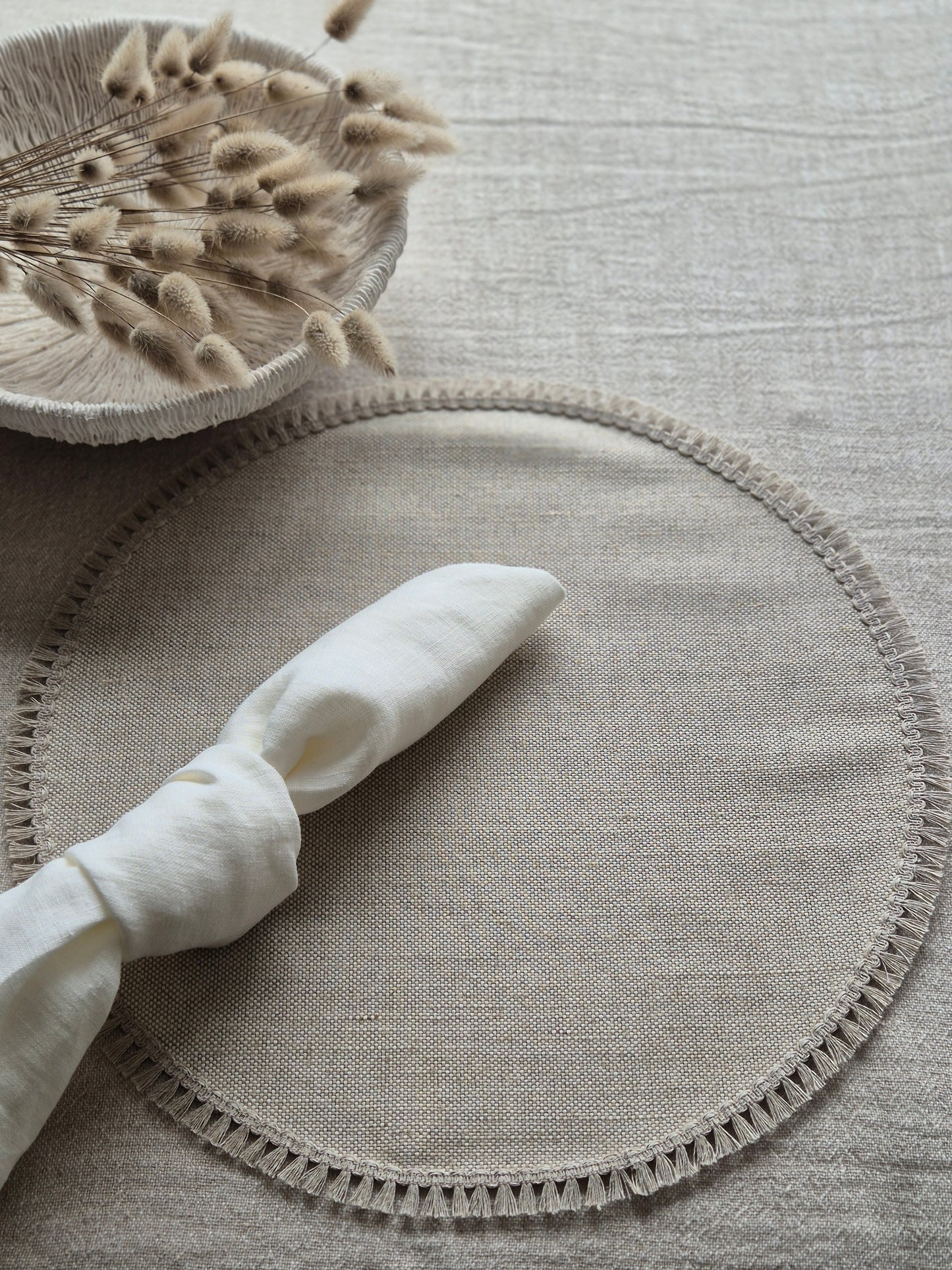 Sara Linen Round Placemat - AVLEN