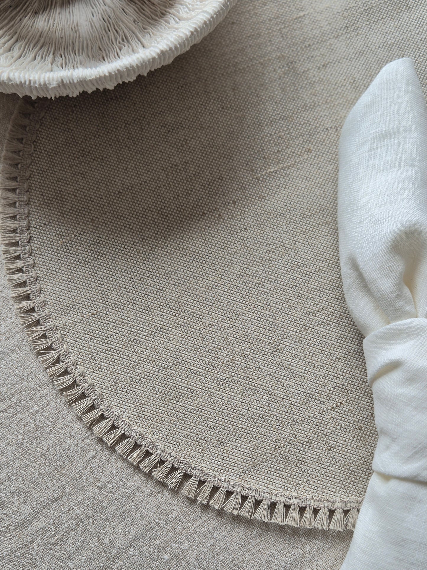 Sara Linen Round Placemat - AVLEN