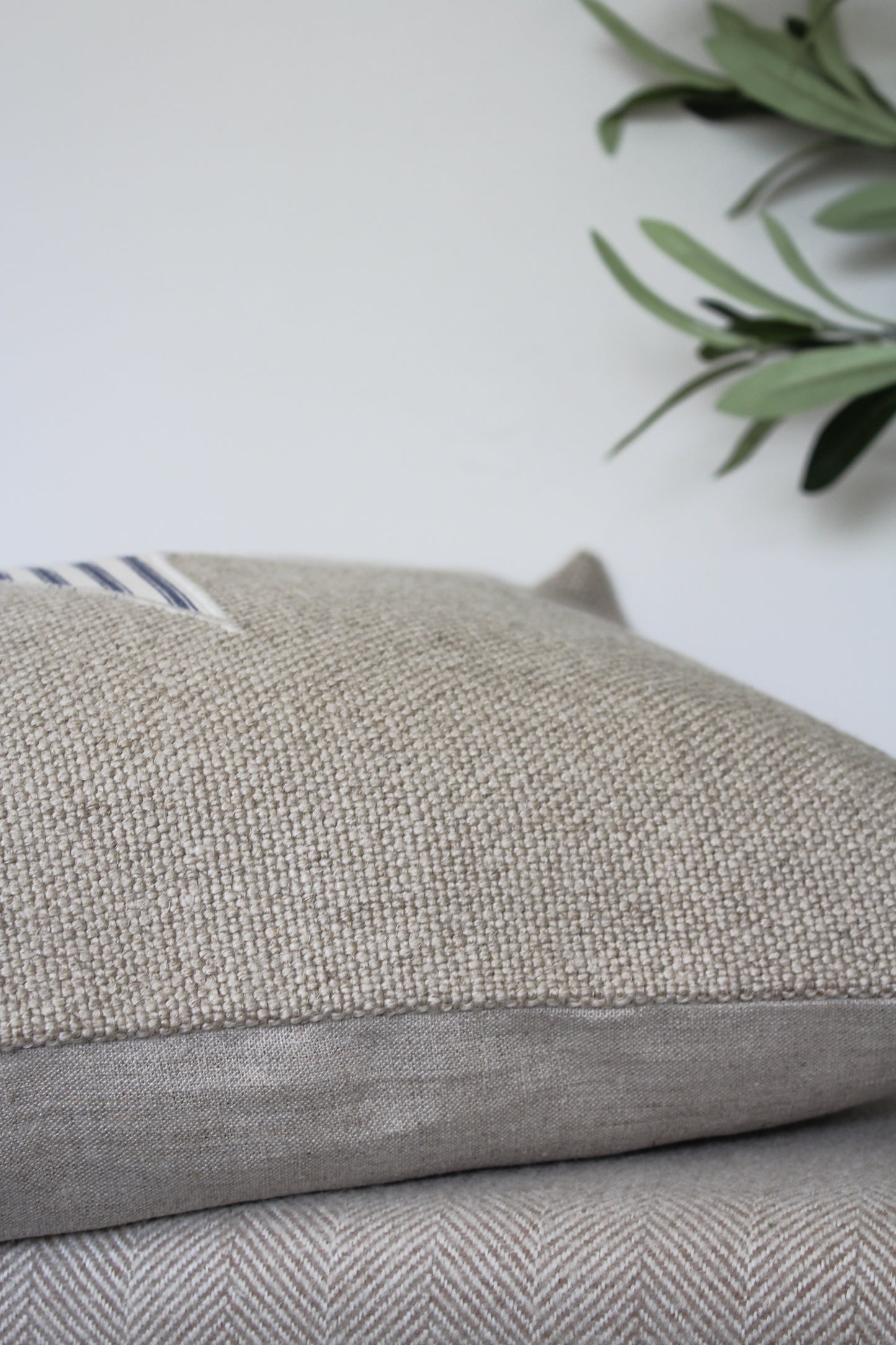 Star Linen Cushion Cover - AVLEN