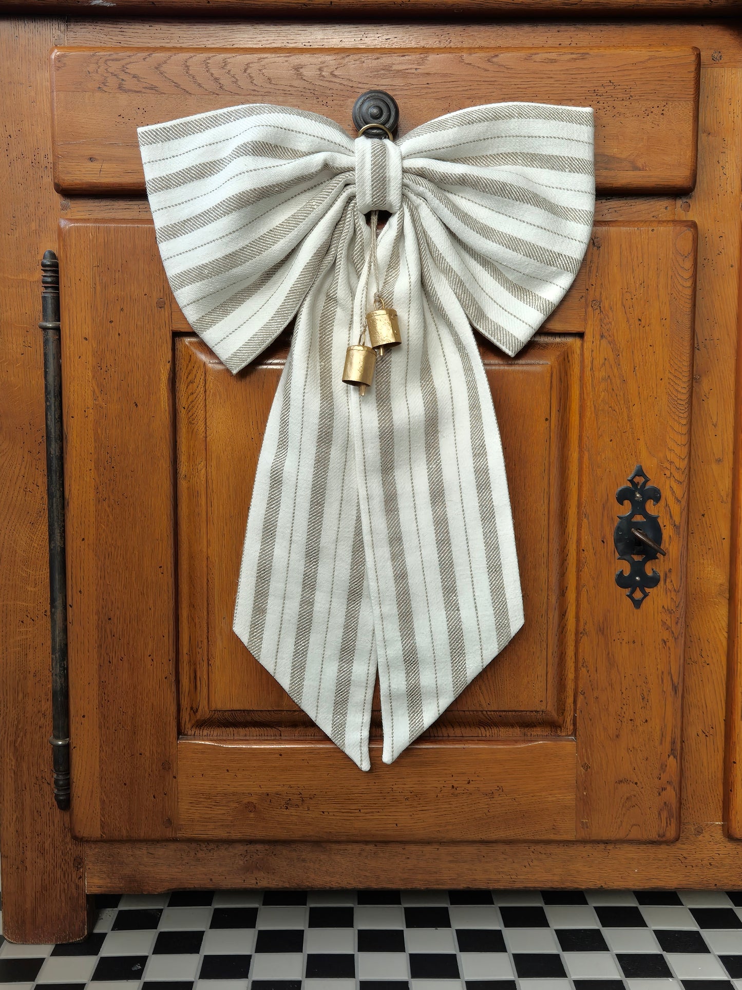 cottage door large fabric bow