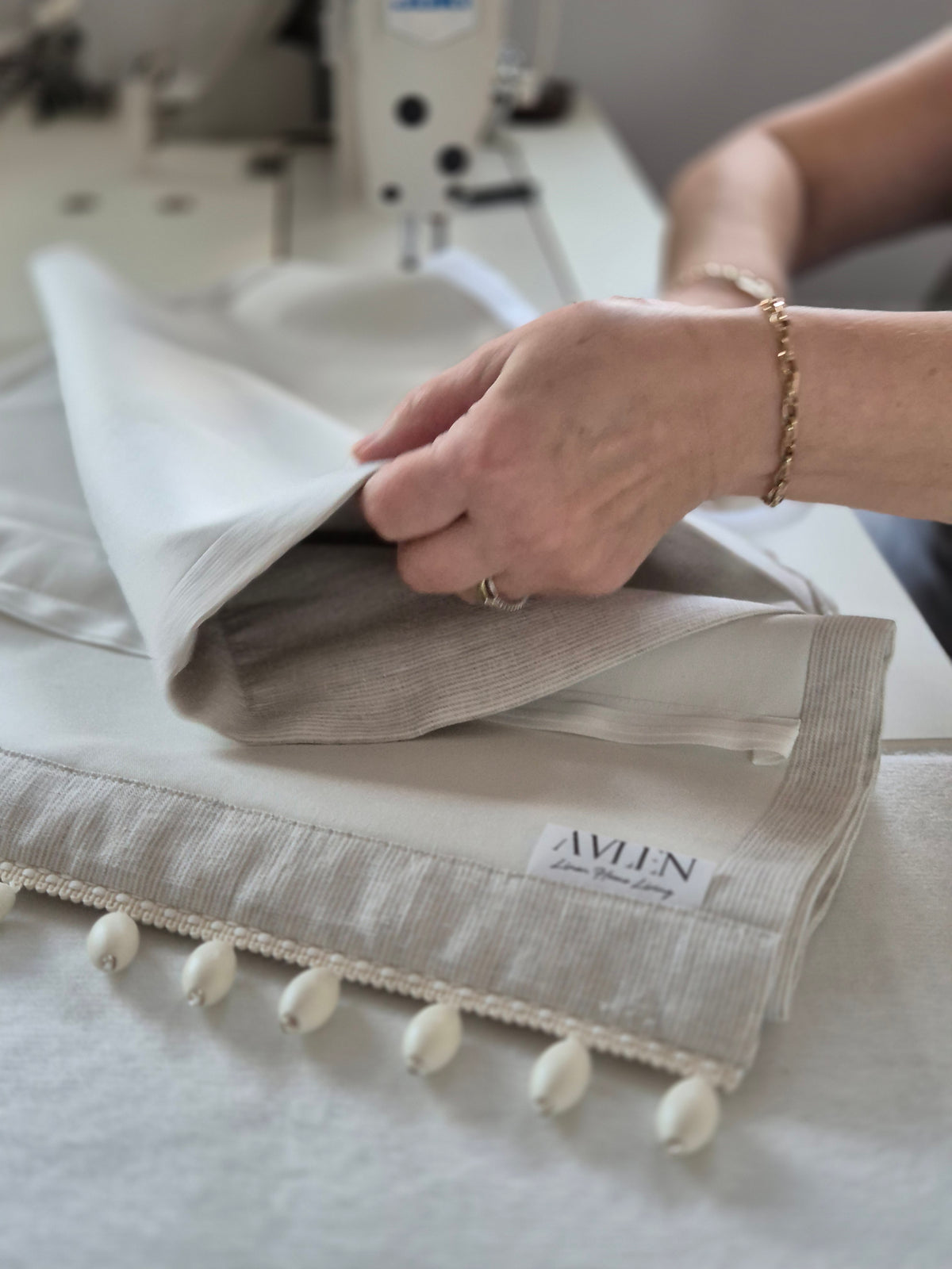 Made-to-Measure Roman Blind - AVLEN