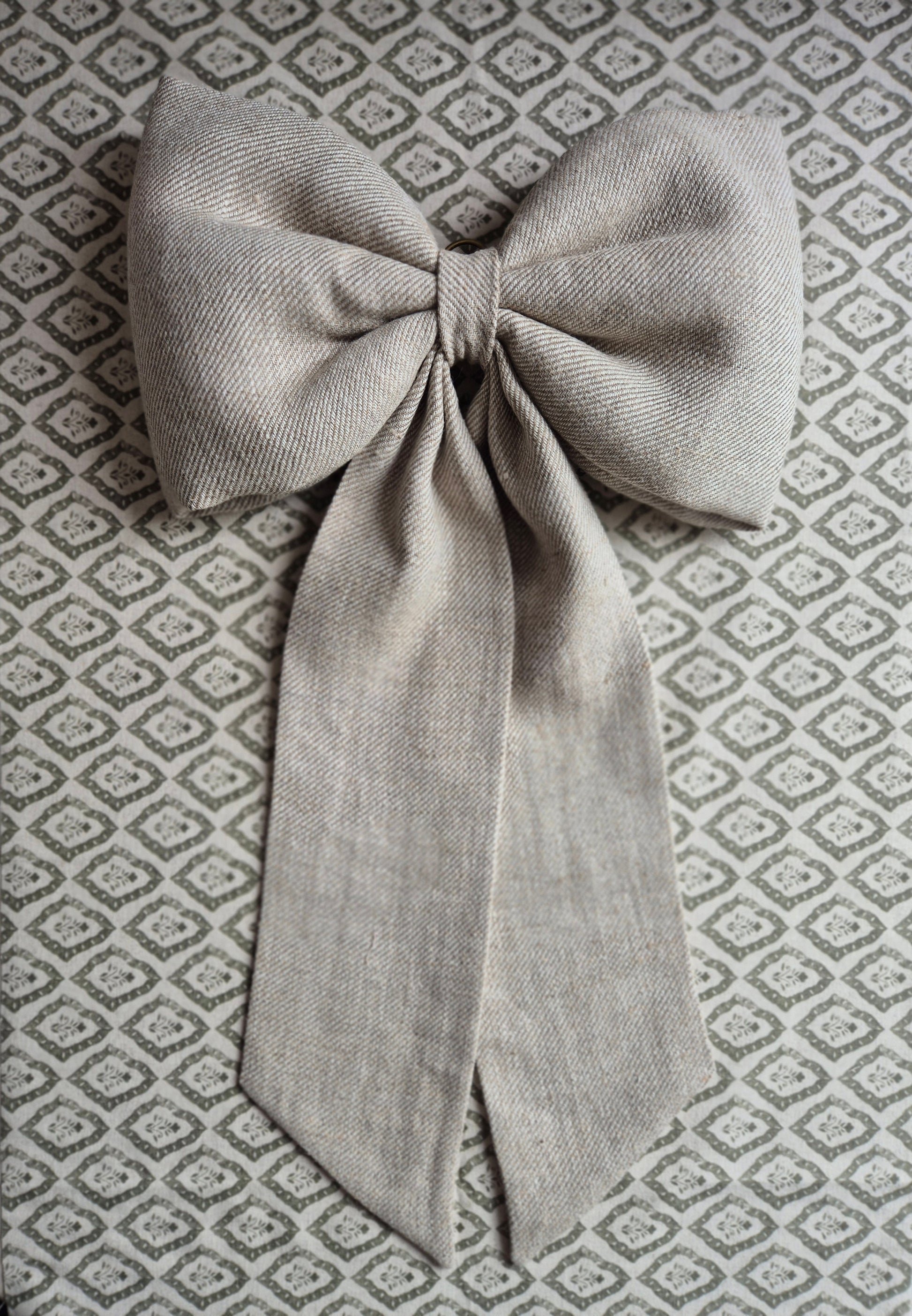 Oversized Linen Bow | Astrid Oatmeal - AVLEN