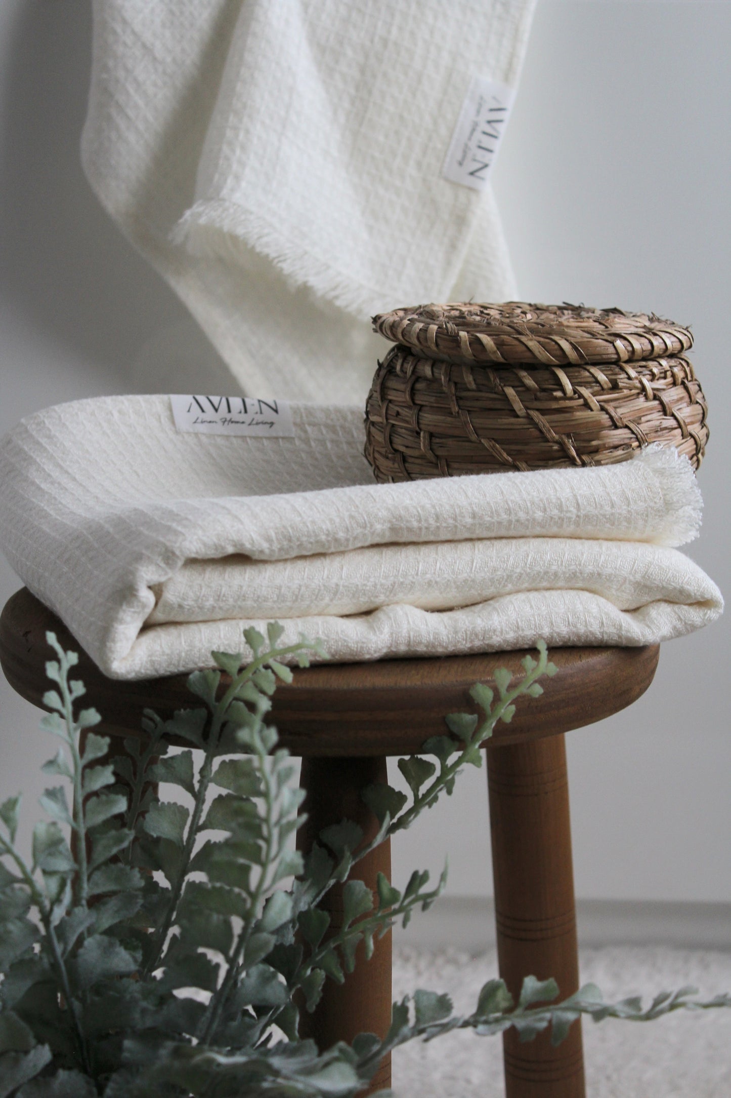 NEW | Waffle Ecru Linen Bath Towel - AVLEN