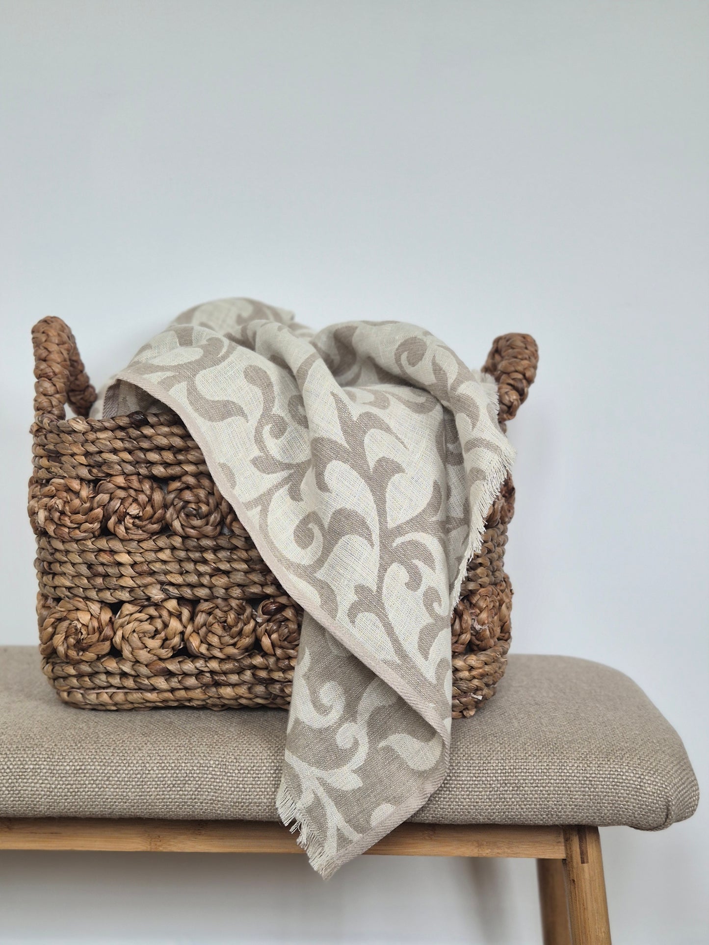 Jacquard reversible linen blanket throw