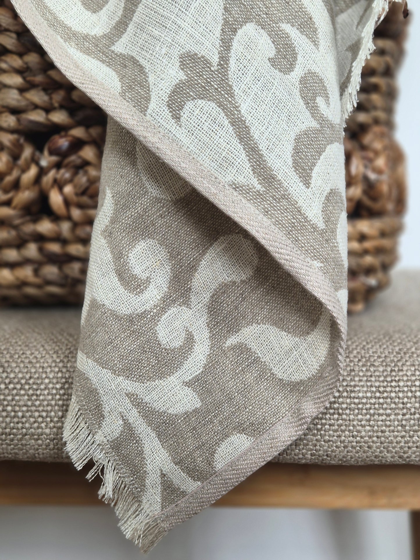 Jacquard reversible linen blanket throw