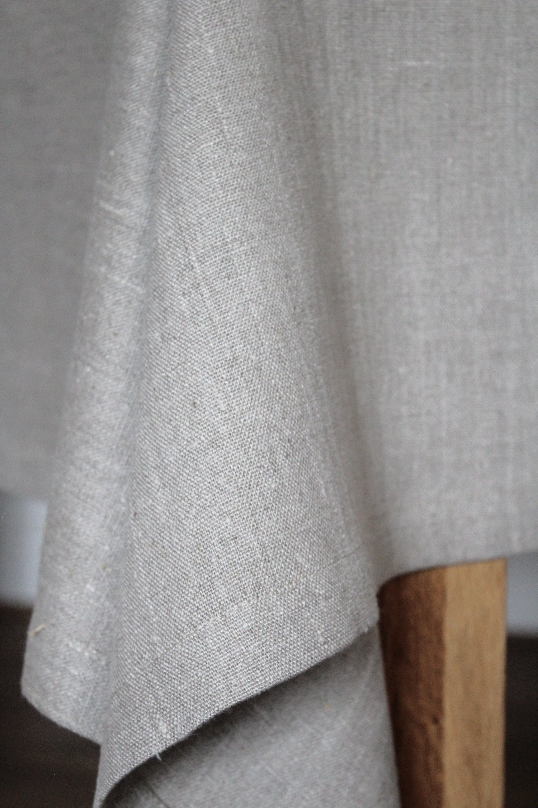 Linen Tablecloth Mira | 2 colours available - AVLEN