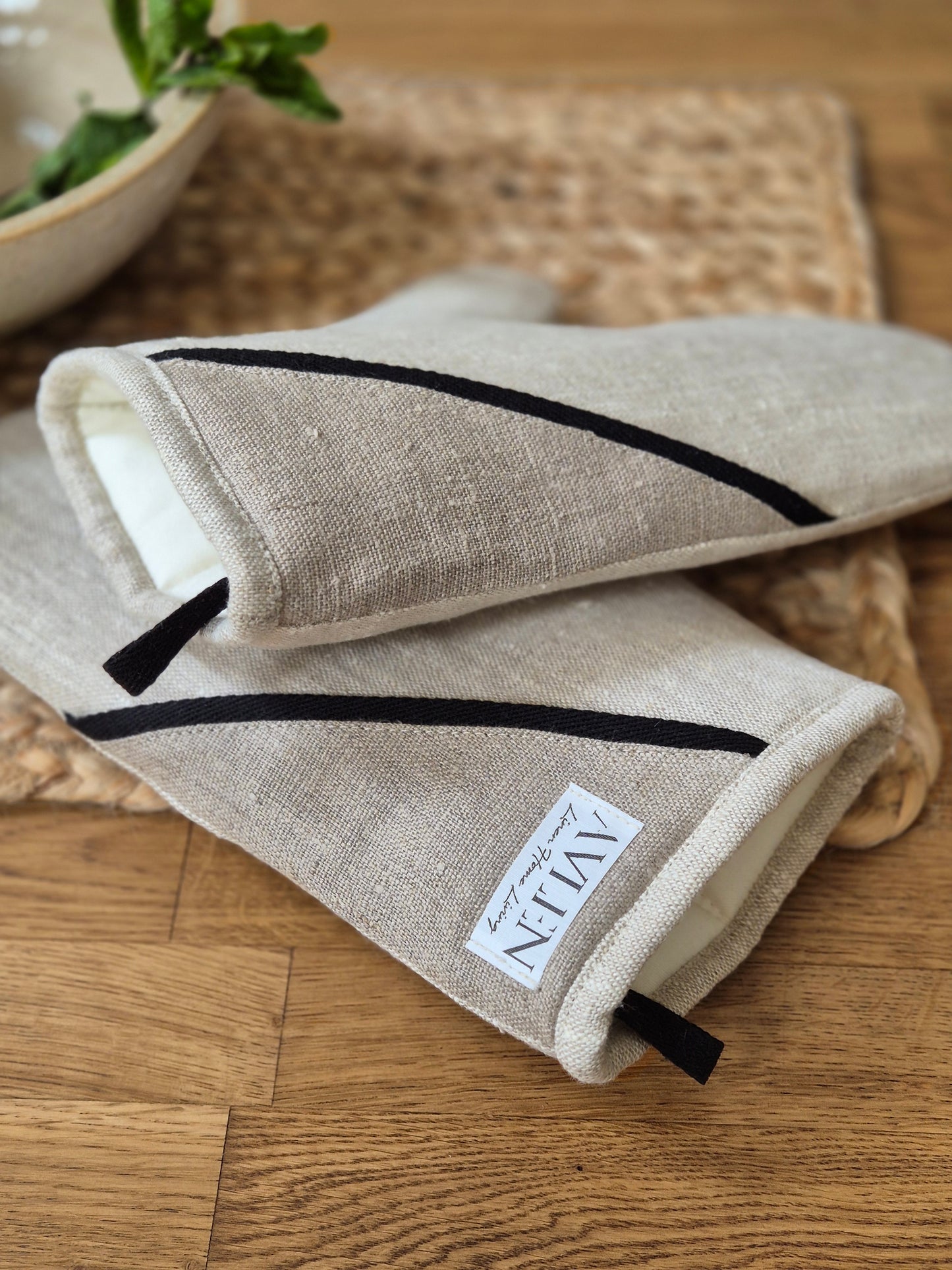 Oatmeal linen oven gloves