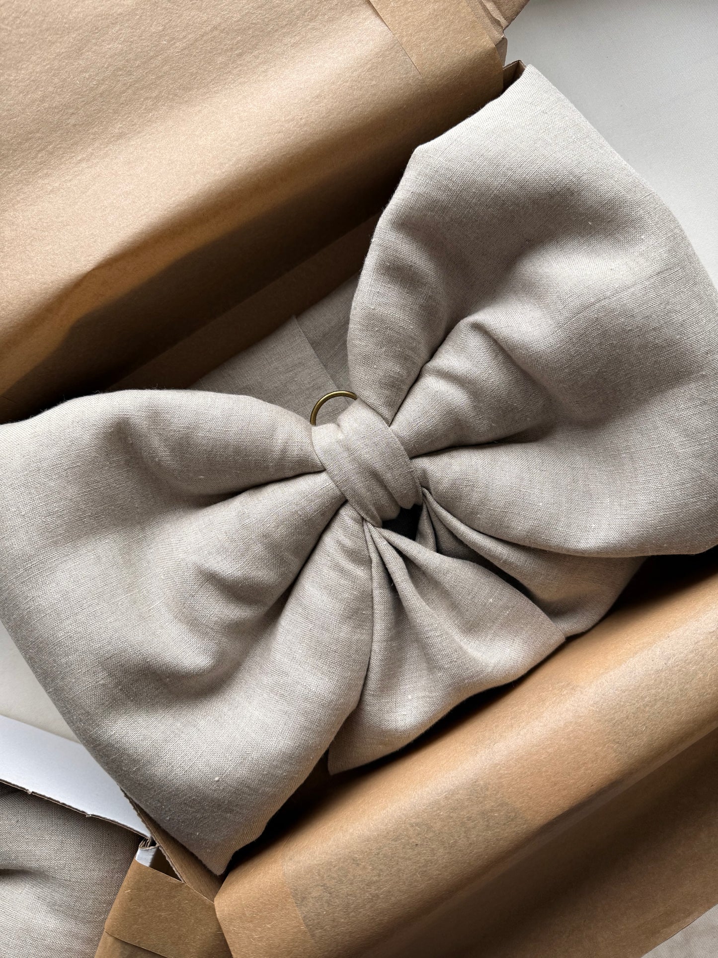 Bespoke Oversized Linen Bow | 21 colours - AVLEN
