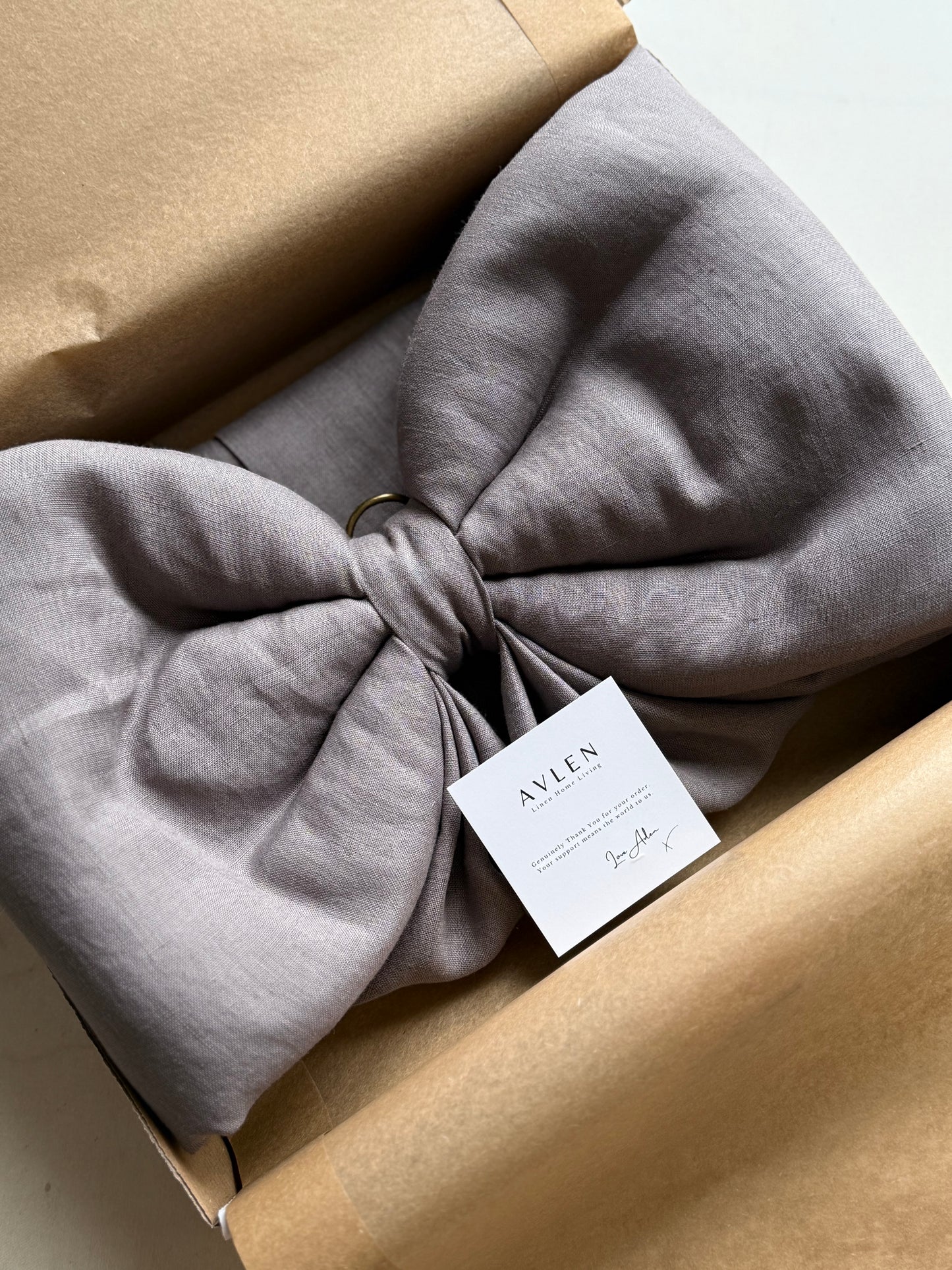 Bespoke Oversized Linen Bow | 21 colours - AVLEN