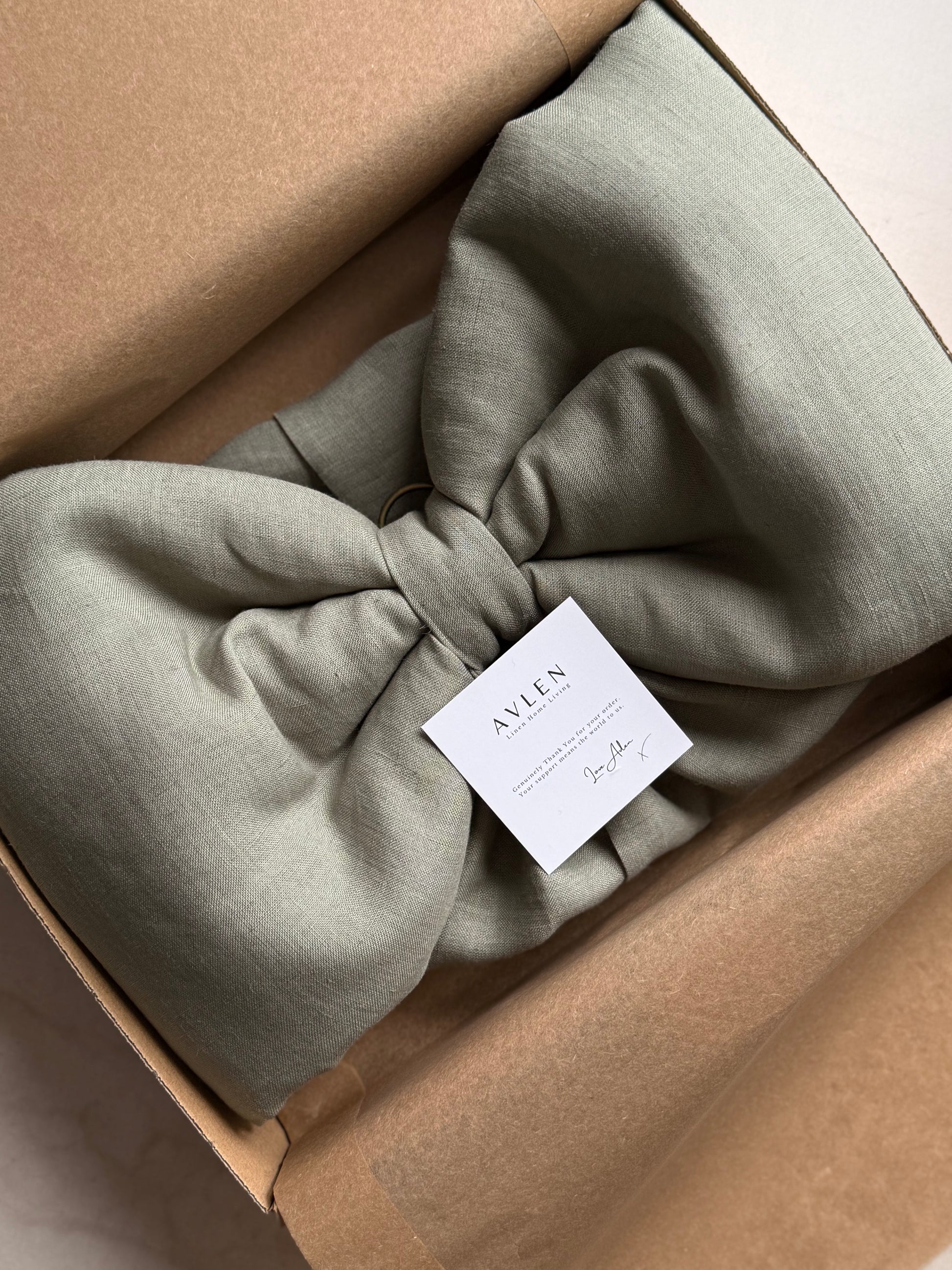 Bespoke Oversized Linen Bow | 21 colours - AVLEN