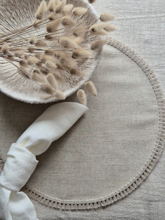 Sara Linen Round Placemat - AVLEN