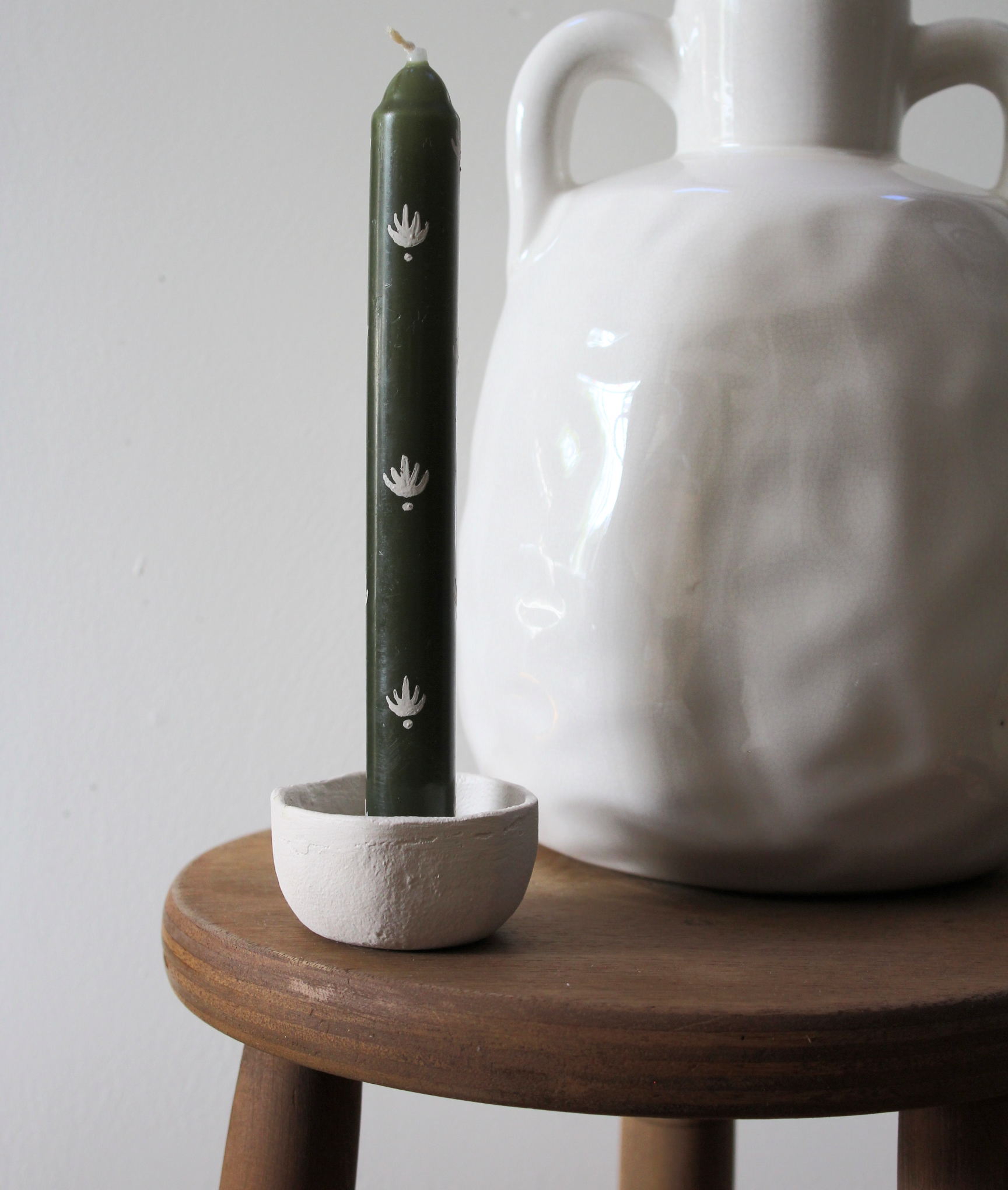 Dainty Taupe Print | Hand painted candle - AVLEN