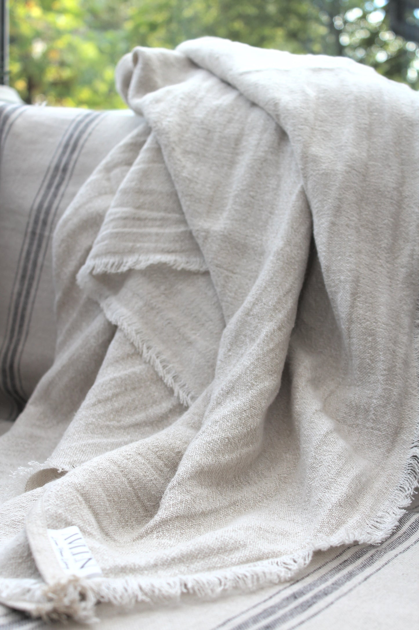 Fia Linen Blanket Throw - AVLEN